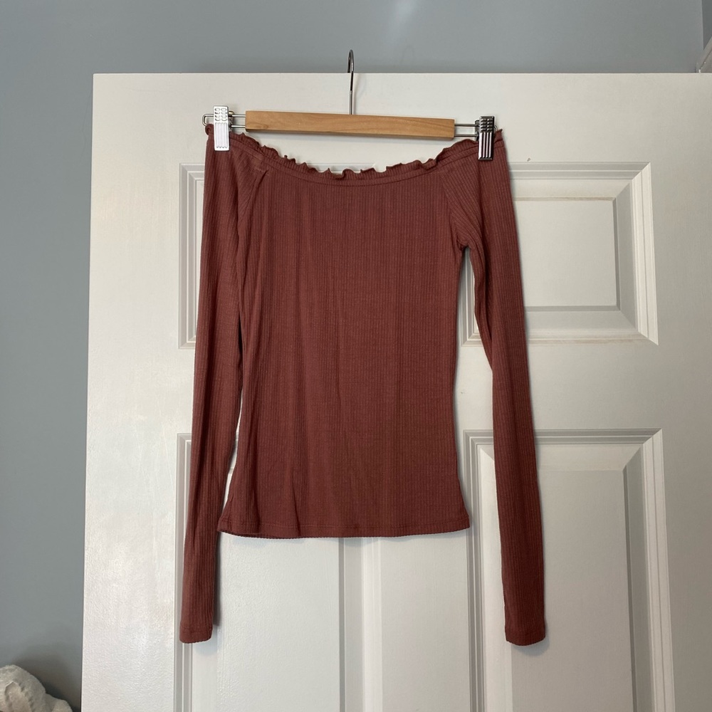 Off the shoulder long sleeve